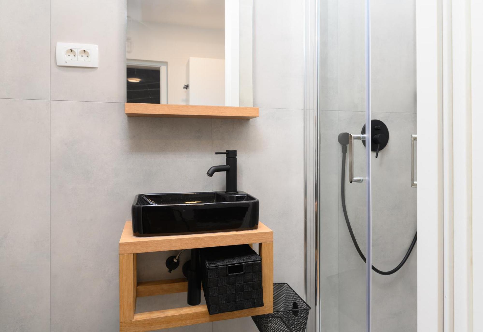 Lilija Apartments Trzin Екстериор снимка